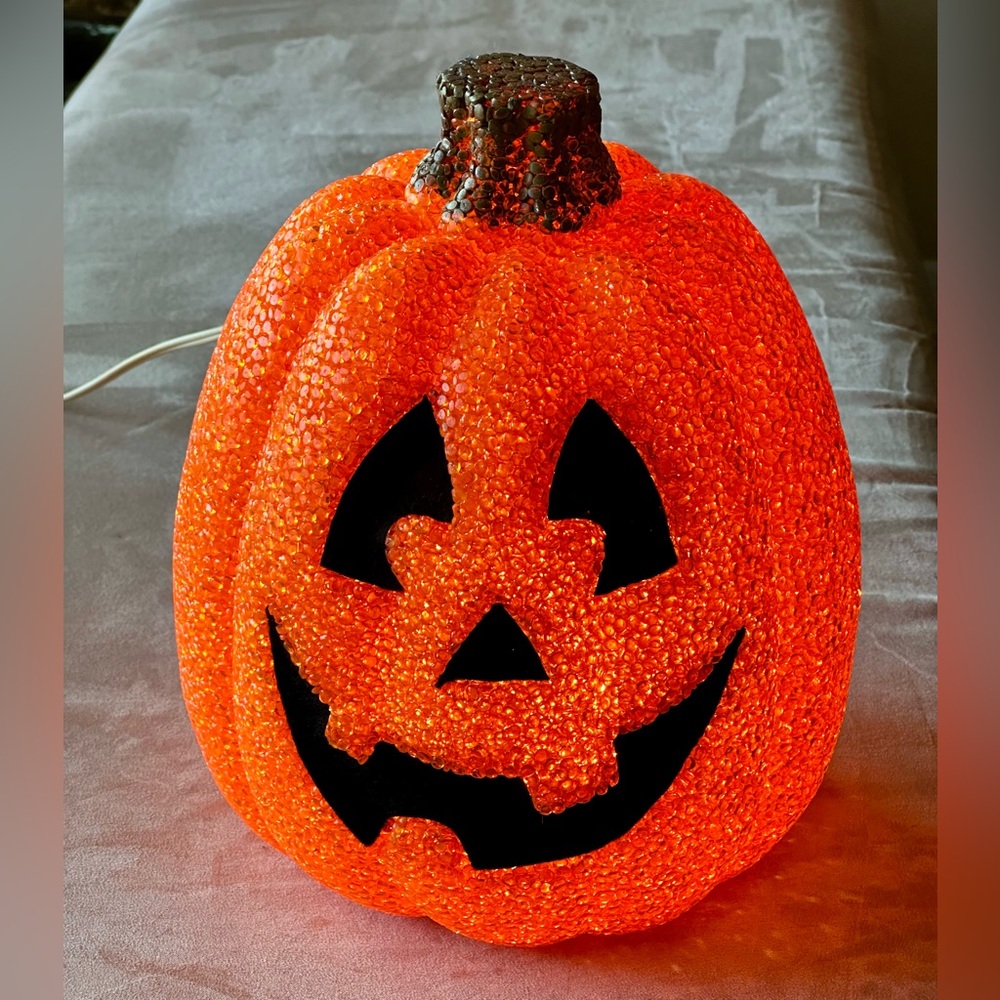 LRG Apprx 9” Tall Melted Popcorn Bead Light up Jack-O-Lantern by Season’s